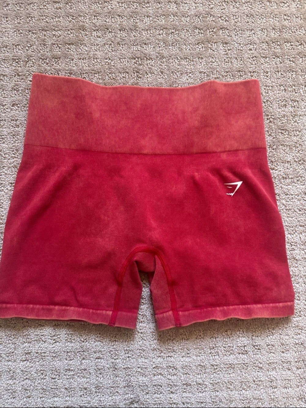 Gymshark Gains Seamless High-Waist Shorts Red size medium